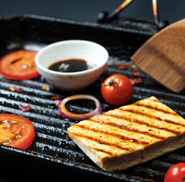 Tomaten mit Tofu und mariniertem Chinakohl 