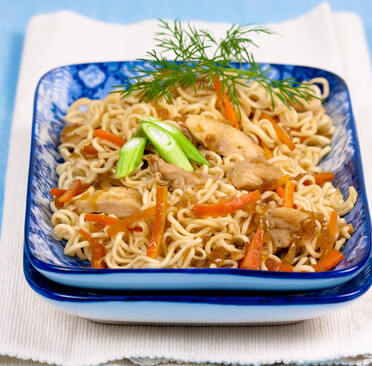 Asia-Nudeln mit Huhn